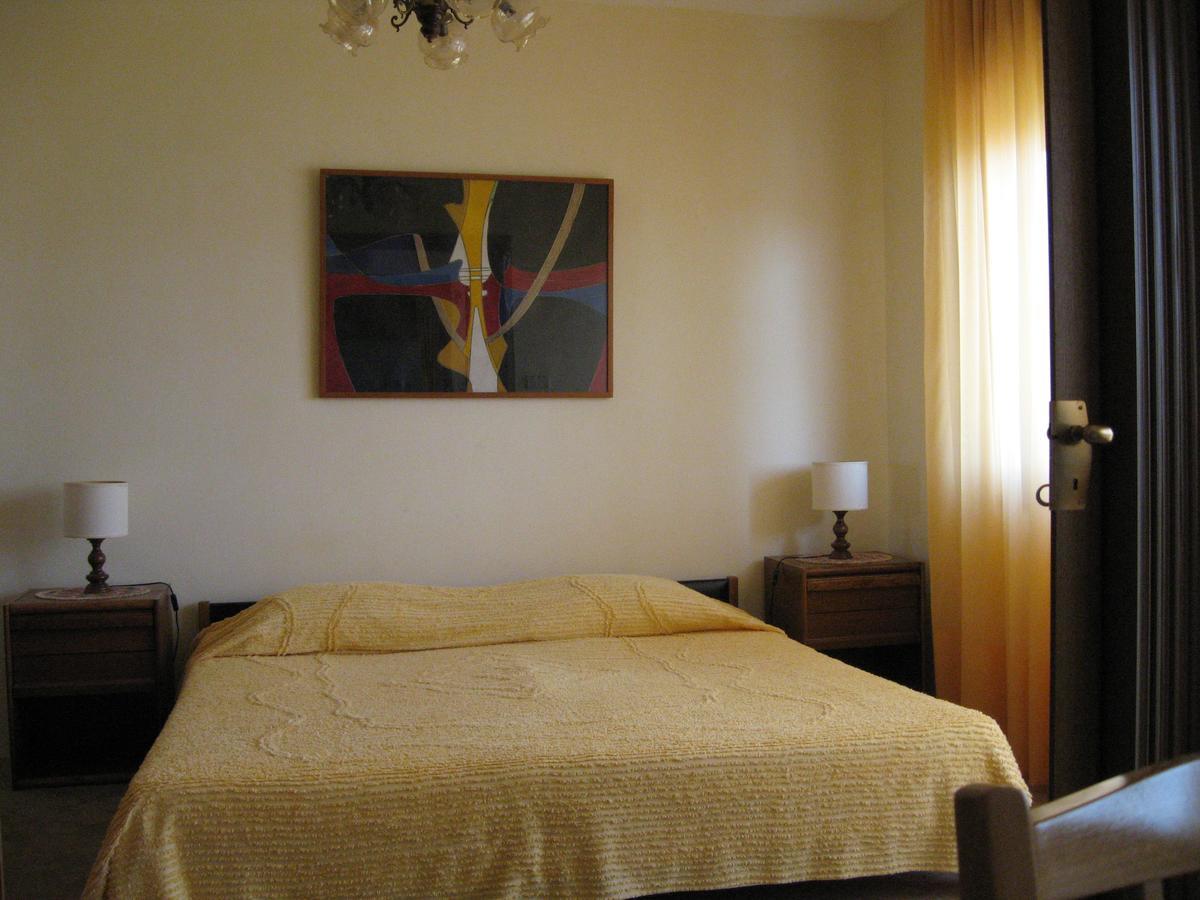 Apartments Stanko Trogir Bagian luar foto