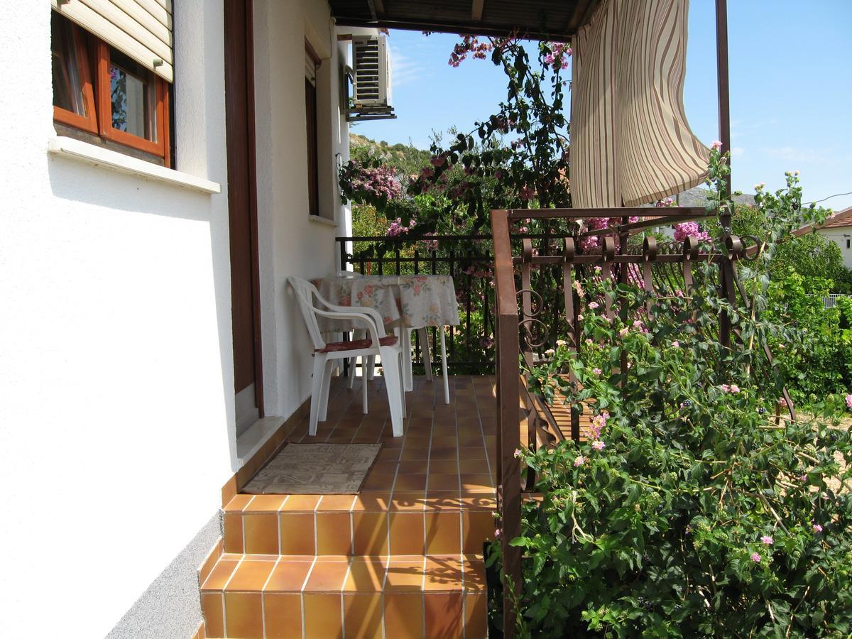 Apartments Stanko Trogir Bagian luar foto
