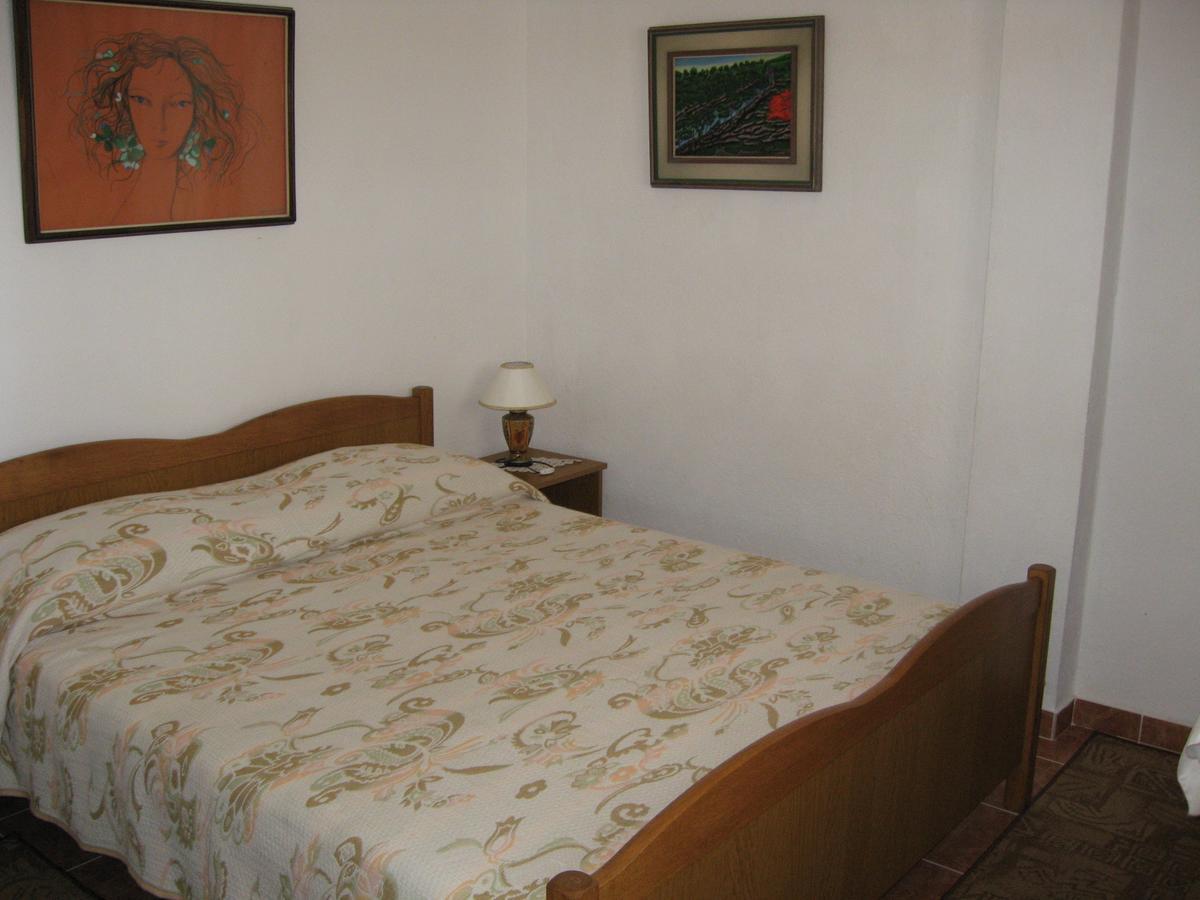 Apartments Stanko Trogir Bagian luar foto